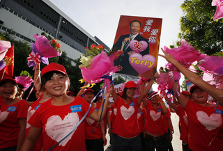 Illustration for article titled Foxconn Holds Anti-Suicide Rally in Shenzhen